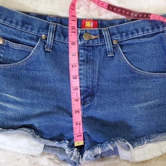 wrangler Vintage Blue Cut Off Jean Shorts 30" Waist - Picture 8 of 9